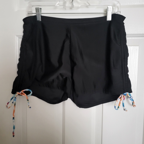 Halter Tankini Set - Picture 2 of 10